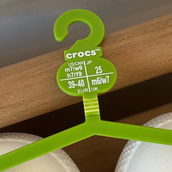 NWT CROCS Women’s 9, Men’s 7 Classic Lined Clog - Picture 9 of 16